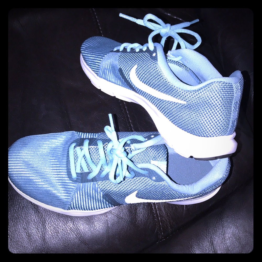💕Nike, EUC, like new! Size 9. Nike flex bijoux